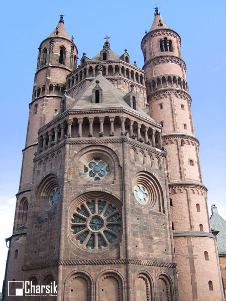 کلیسای وارم آلمان تاریخ شیشه